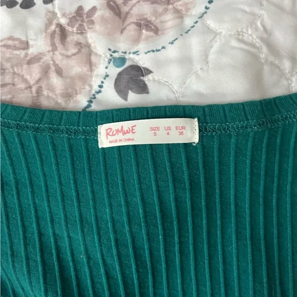 ROMWE - Picture 2 of 2